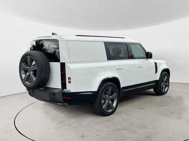 Used 2024 White Land Rover Outbound image 6