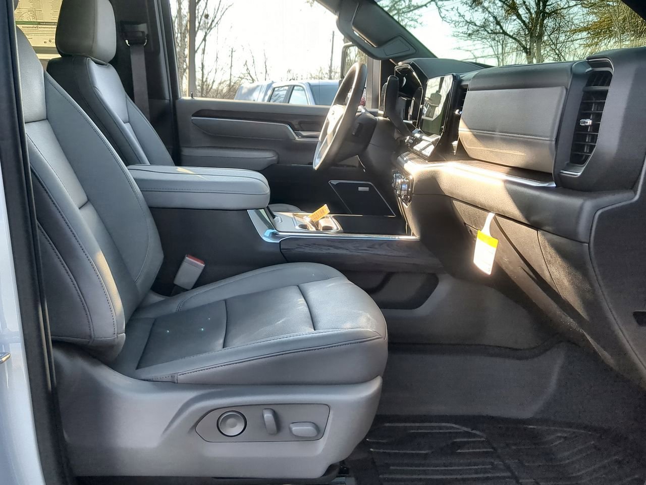 New 2026 Summit White GMC SLT image 29