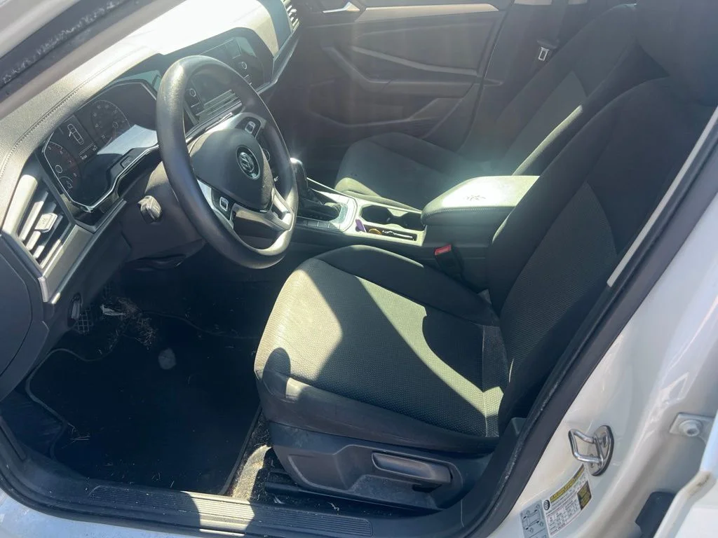 Used 2019 White Volkswagen  image 5
