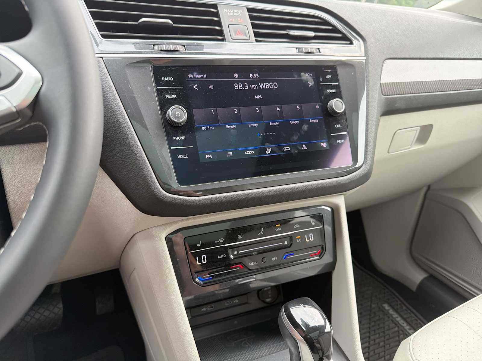 Used 2022 Atlantic Blue Metallic Volkswagen SE image 27
