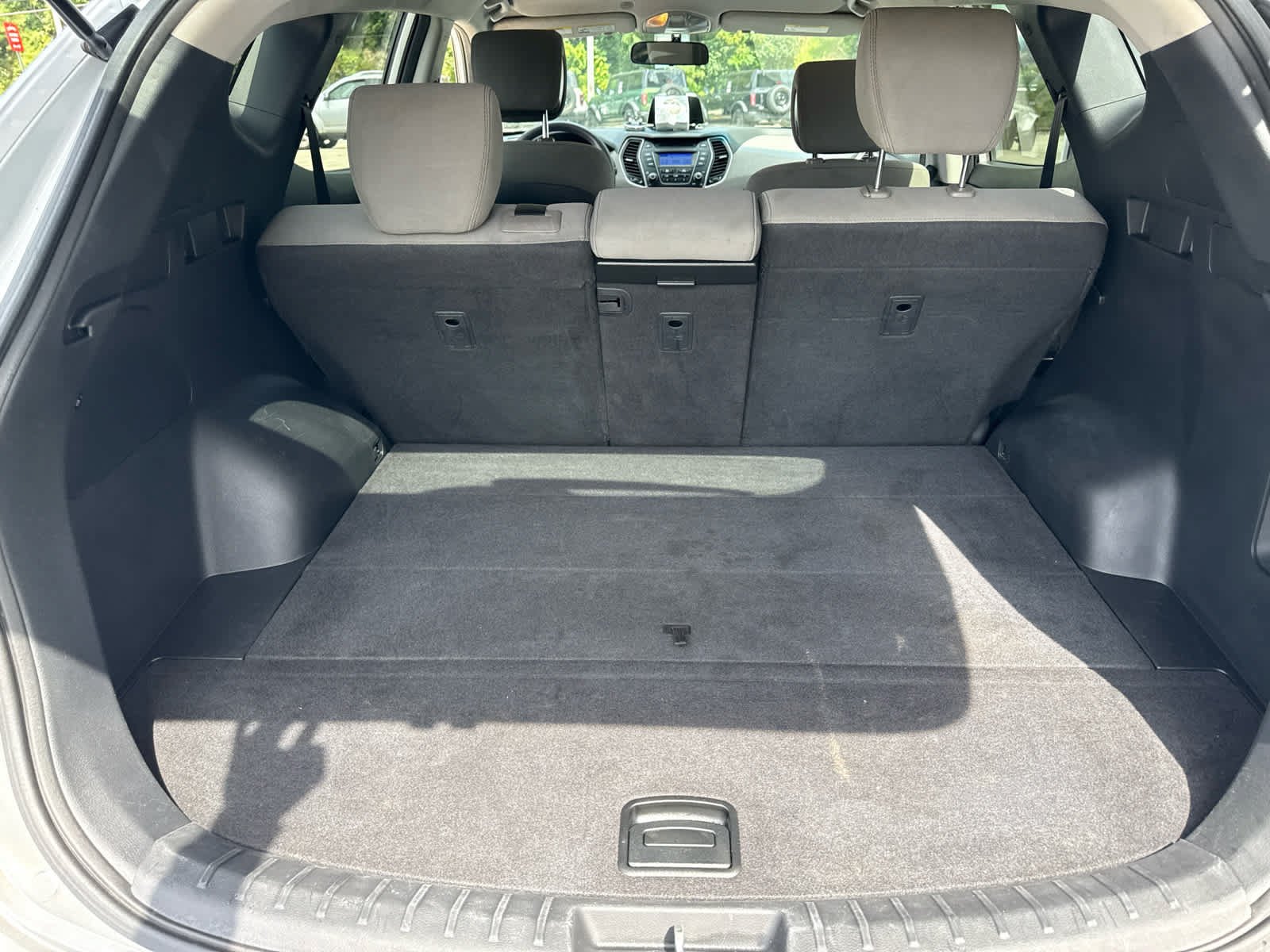 Used 2015 Sparkling Silver Hyundai  image 4