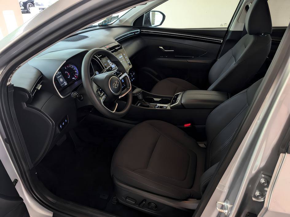 Used 2024 Shimmering Silver Hyundai SEL image 10