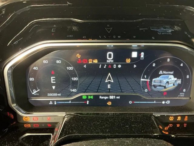 Used 2022 Summit White GMC Elevation image 10