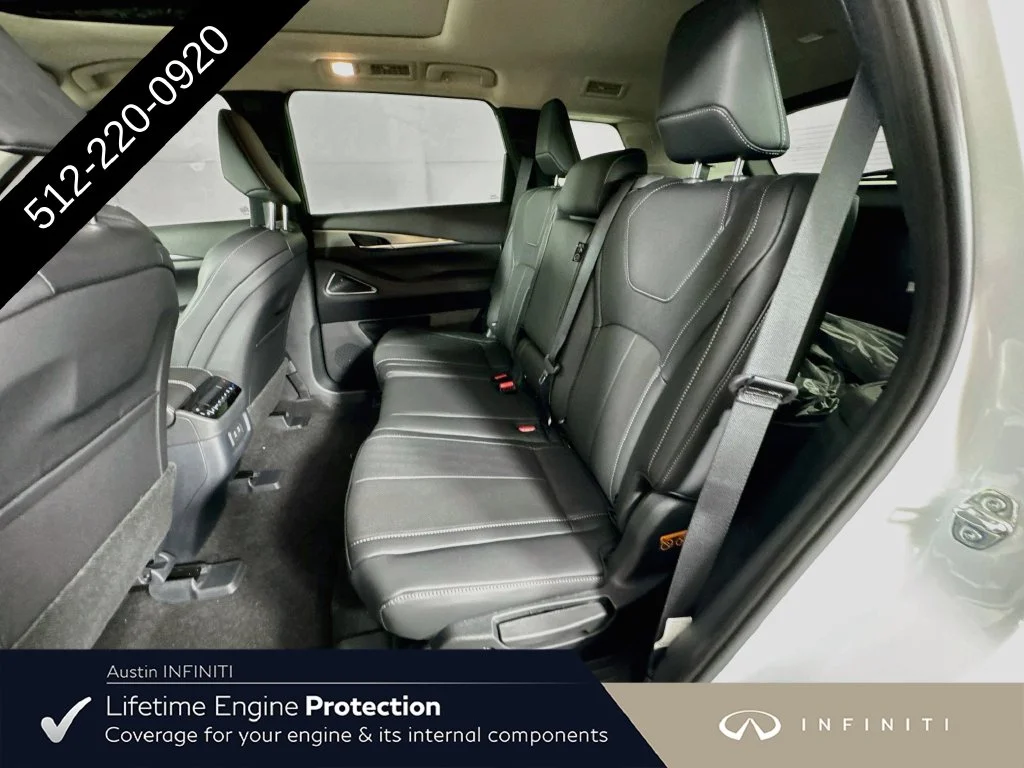 New 2027 White INFINITI LUXE image 31