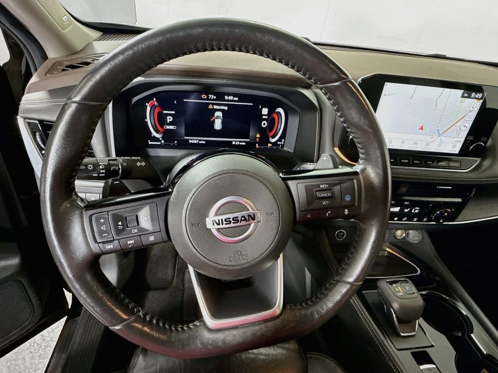 Used 2021 Super Black Nissan Platinum image 12