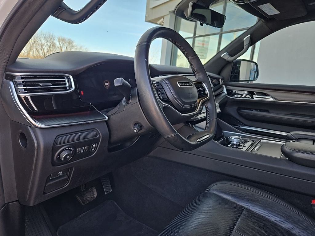 Used 2024 White/off-white Jeep Series II image 38
