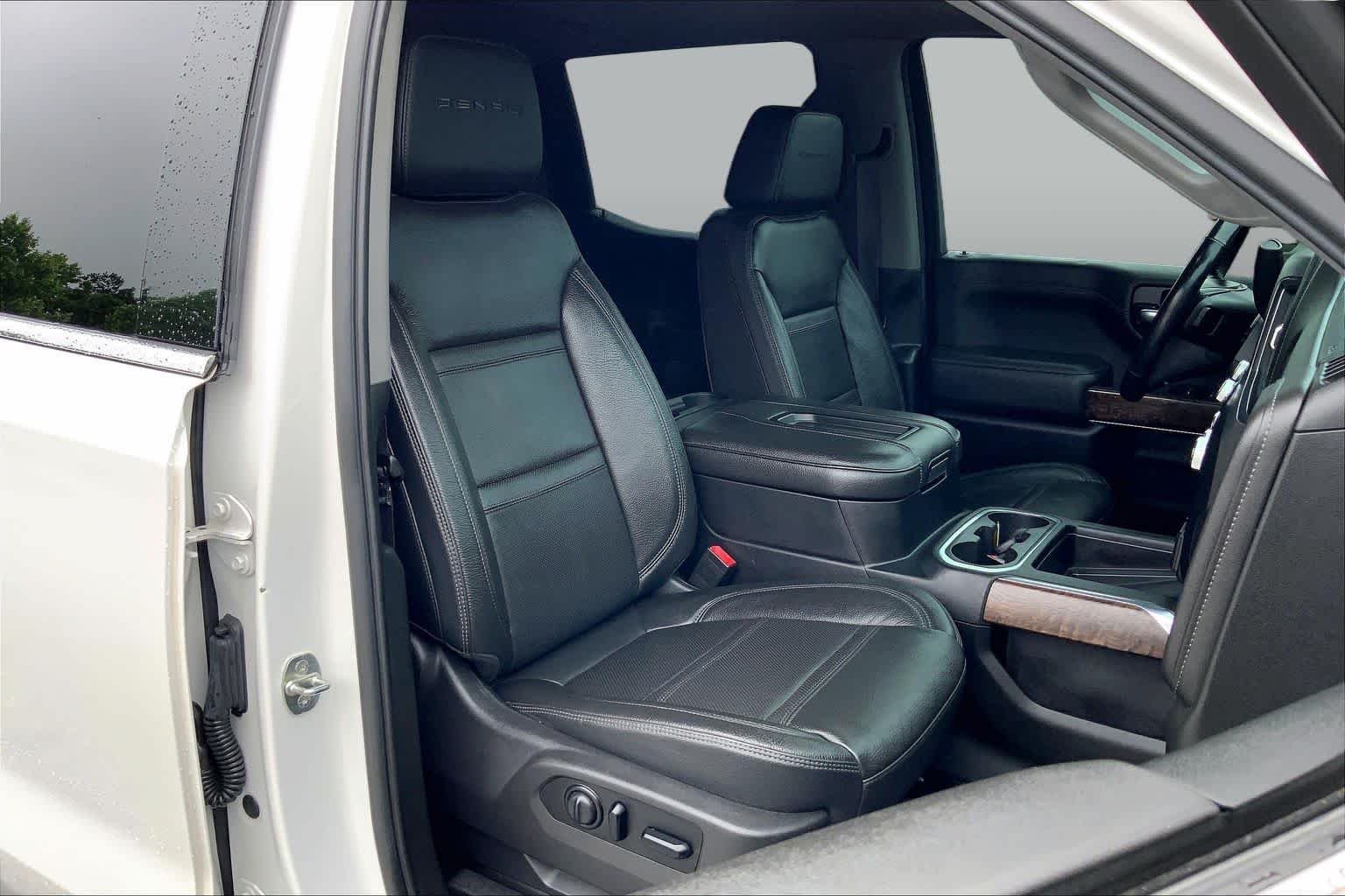 Used 2020 White Frost Tricoat GMC Denali image 9