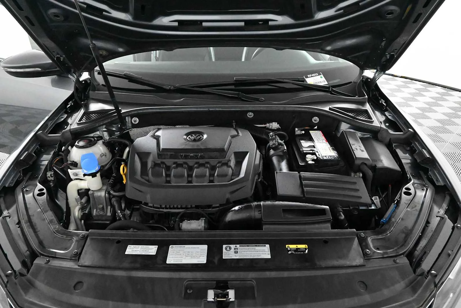 Used 2019 Platinum Gray Metallic Volkswagen 2.0T Wolfsburg Edition image 28