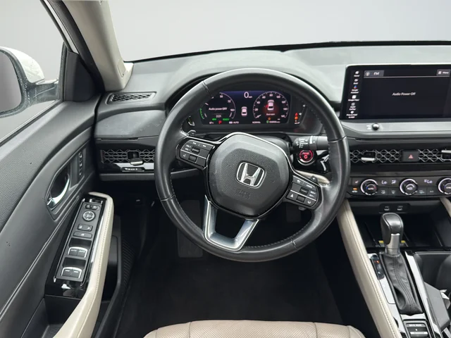 Used 2023 White Honda Touring image 37