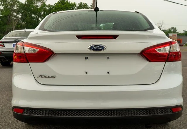 Used 2014 White Ford S image 7
