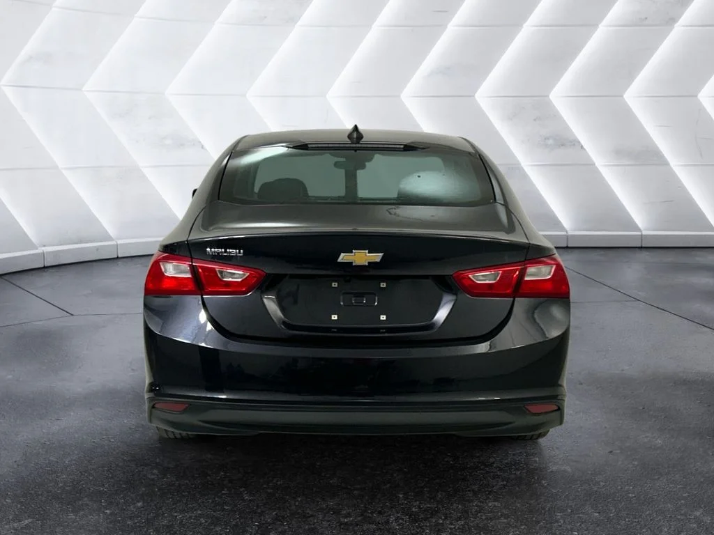 Used 2023 Gray Chevrolet LS image 5