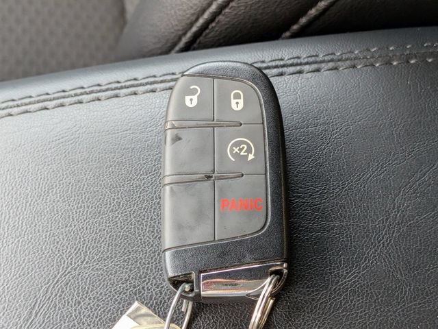 Used 2026 White Jeep Latitude image 29