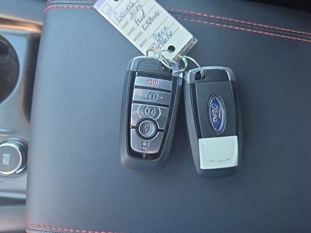 Certified Used 2025 Black Metallic Ford ST-Line image 5