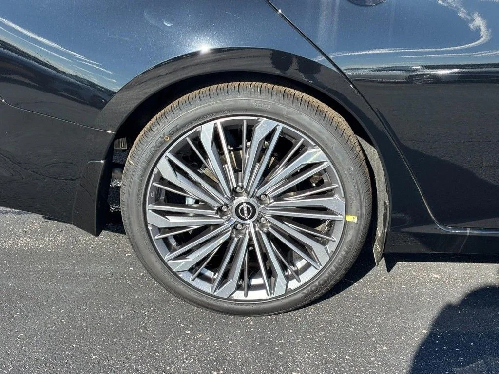 Certified Used 2025 Black Nissan 2.5 SL image 4