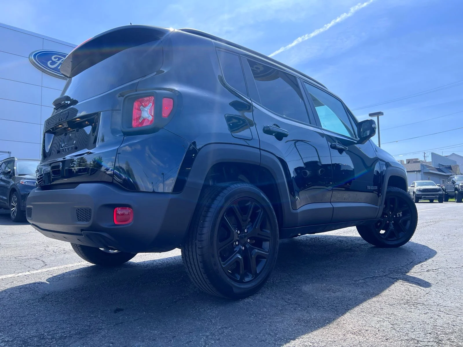 Used 2023 Black Clearcoat Jeep Altitude image 16