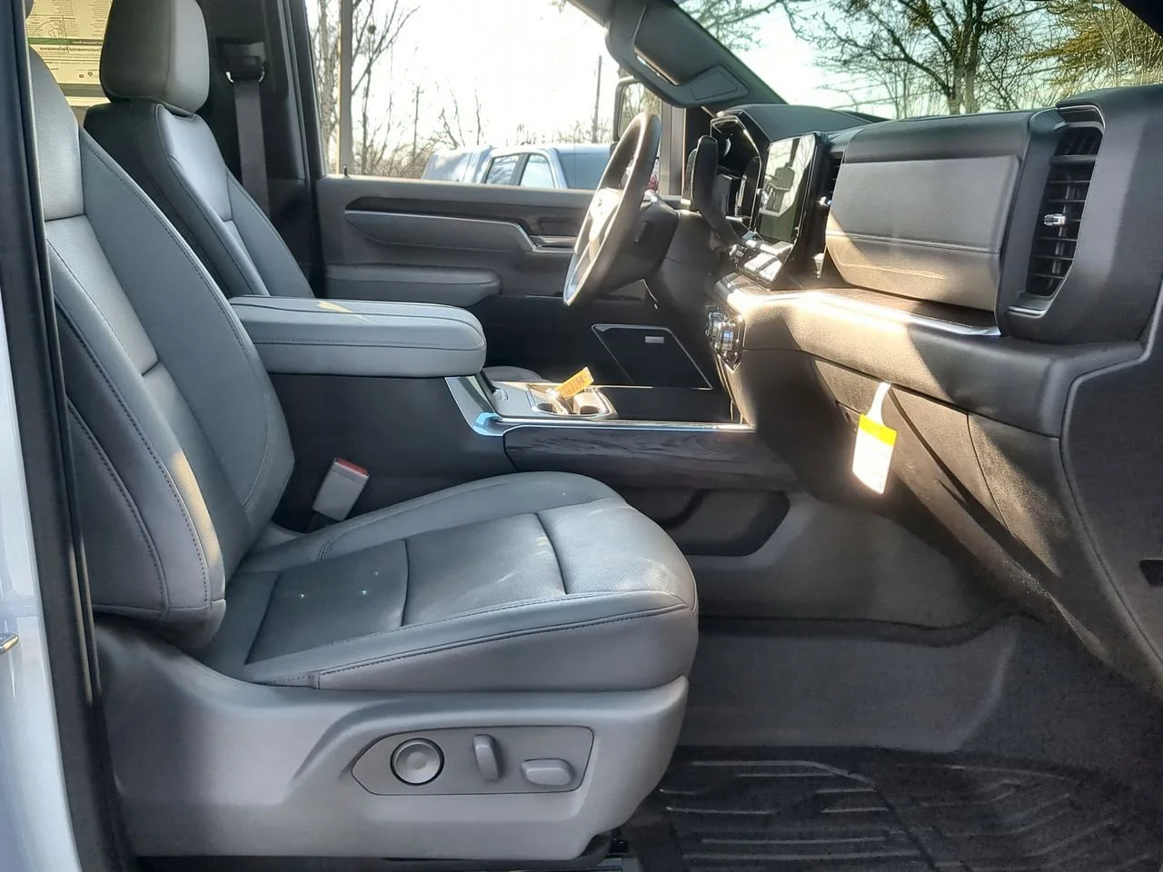 New 2026 Summit White GMC SLT image 29