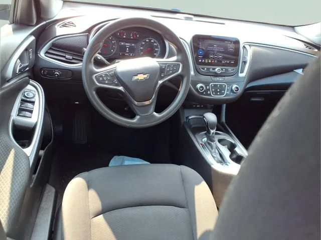 Used 2023 Summit White Chevrolet LT image 4