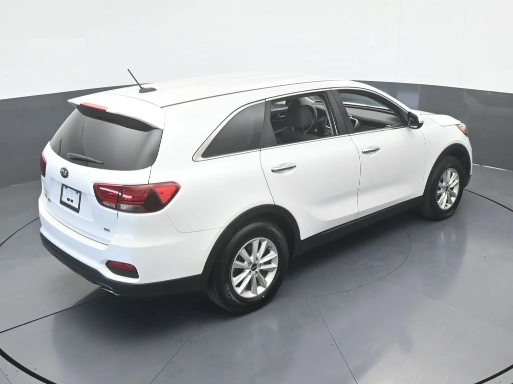 Used 2020 Snow White Pearl Kia LX image 44