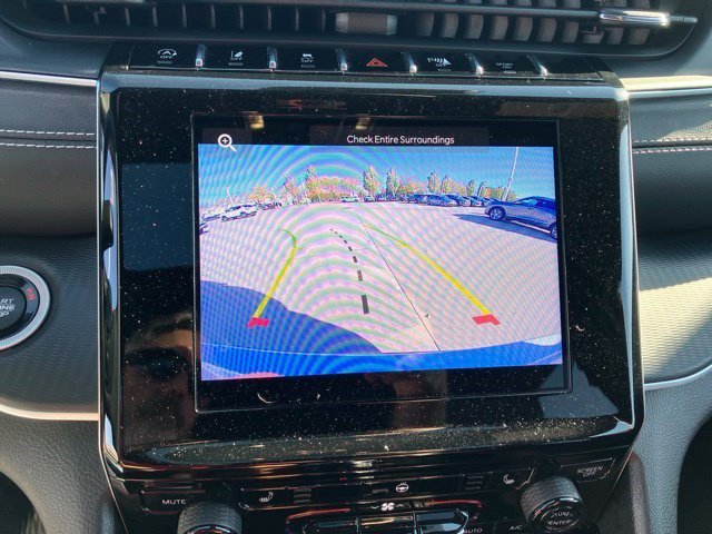 Used 2023 Silver Zynith Jeep Altitude image 19