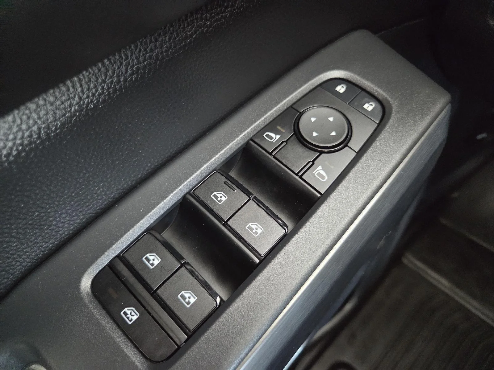 Used 2024 Super Black Nissan Rock Creek image 22