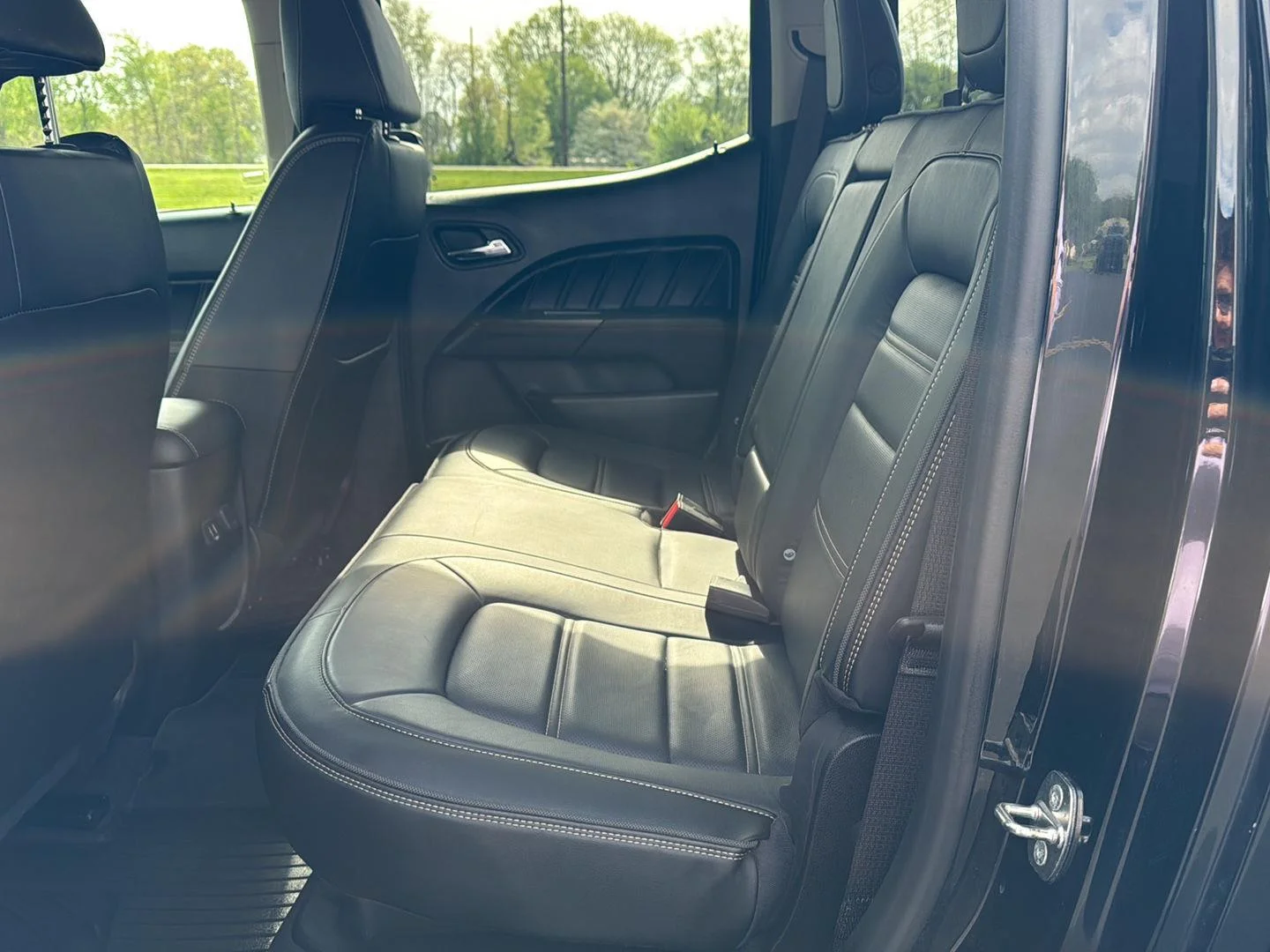 Used 2022 Onyx Black GMC 4WD Denali image 11