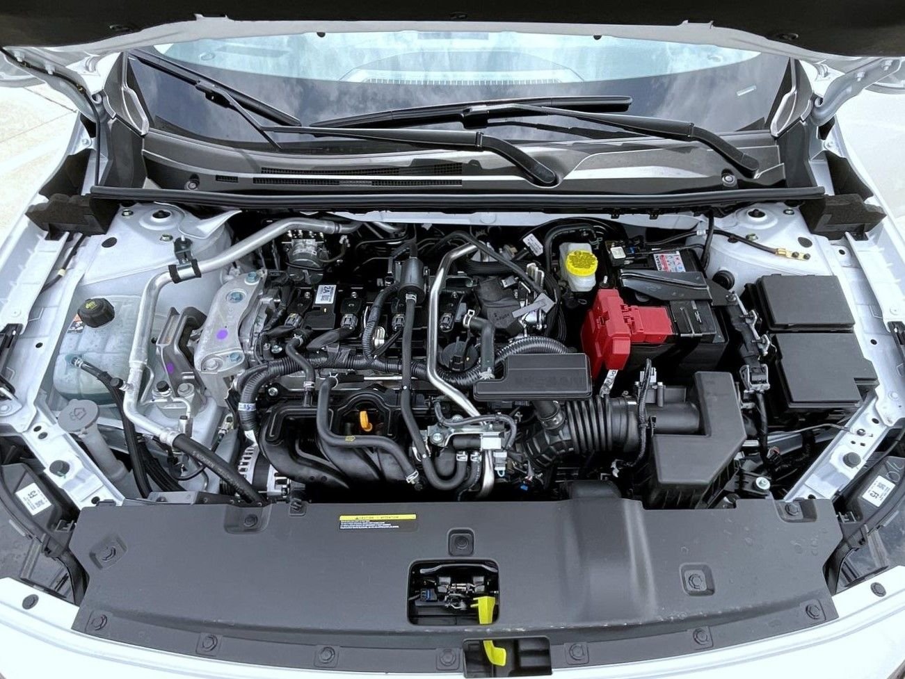 New 2026 Aspen White TriCoat / Super Black Two-tone Nissan SR image 25