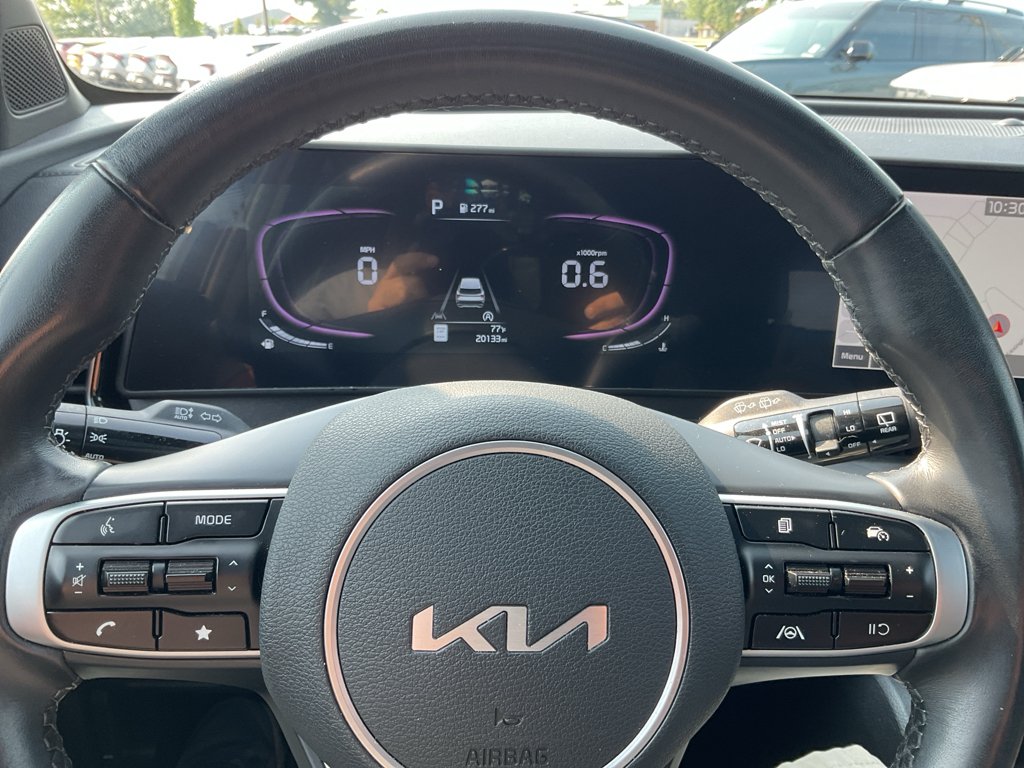 Used 2024 Dawning Red Kia X-Line image 28
