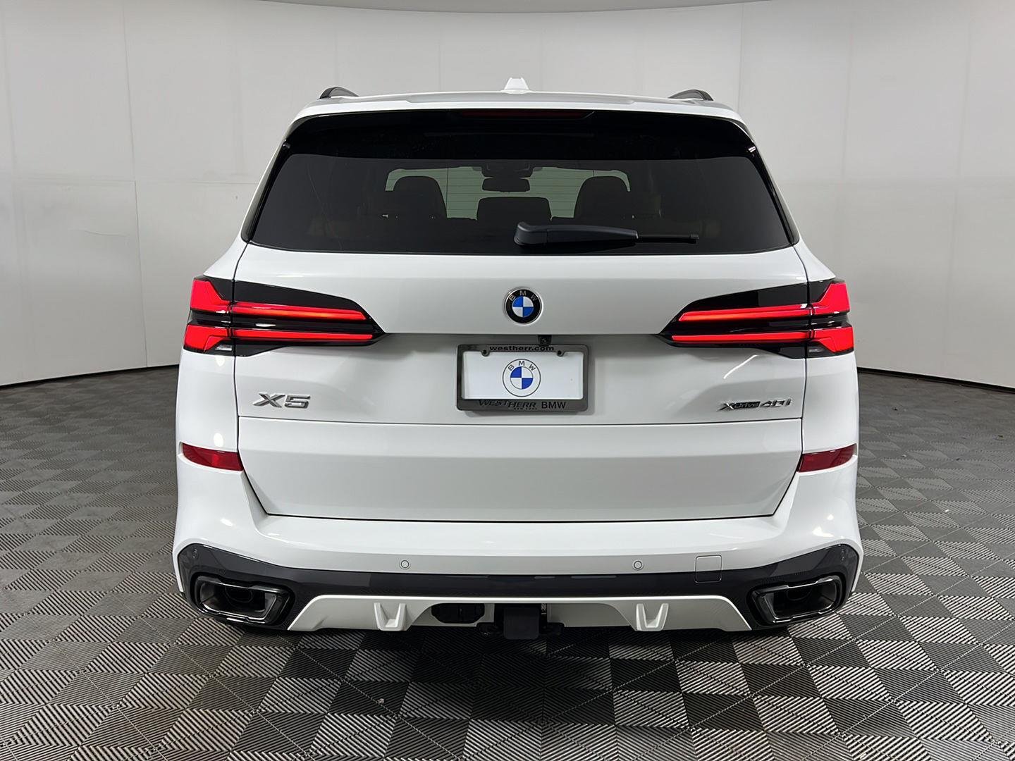 New 2026 Alpine White BMW xDrive40i image 16