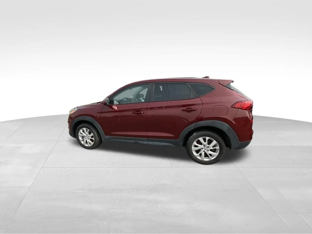 Used 2019 Red Hyundai SE image 10