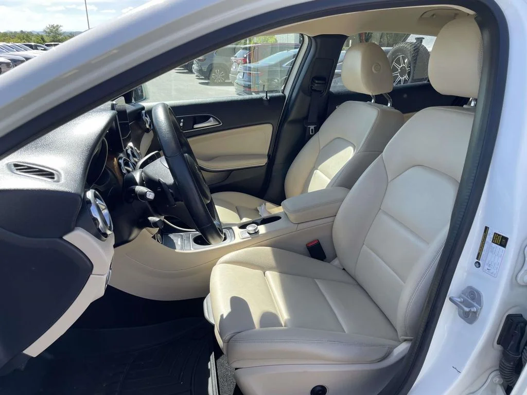Used 2018 Cirrus White Mercedes-Benz 250 4MATIC® image 8