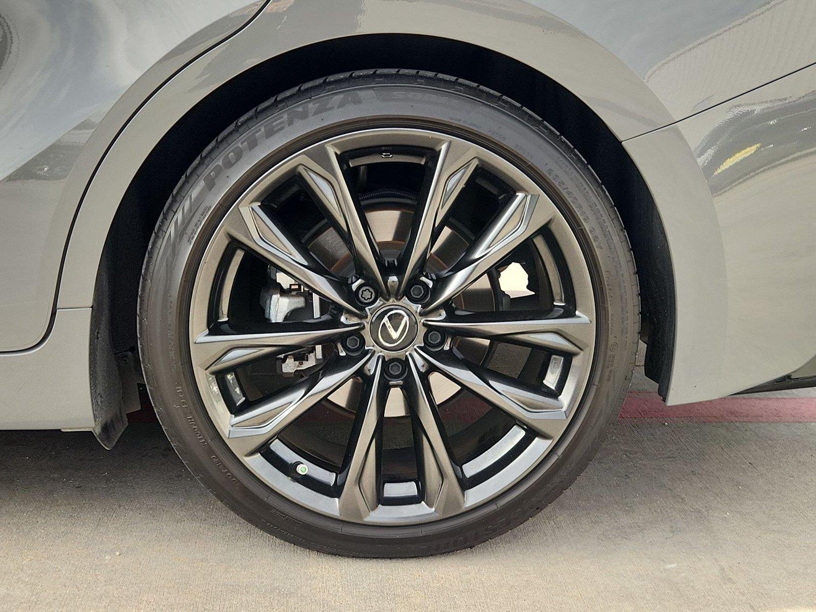 2025 Lexus IS 350 F SPORT DESIGN - Photo 32