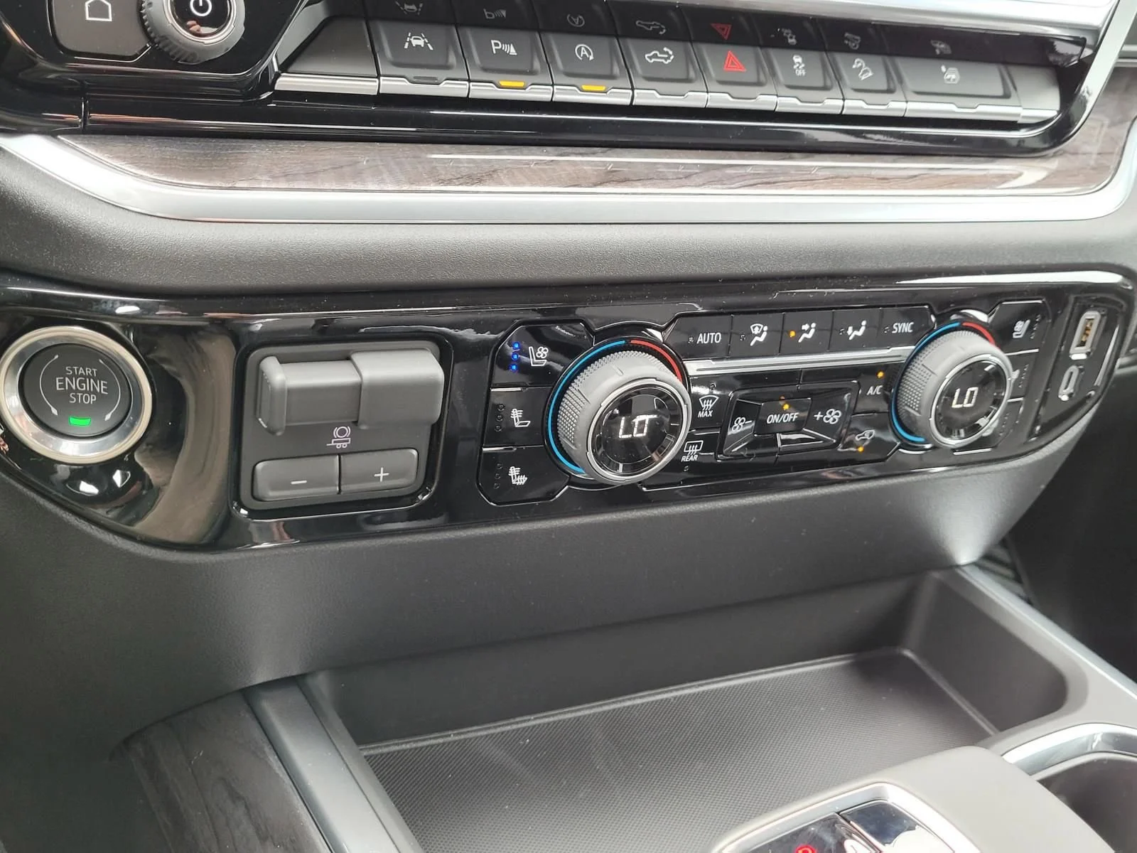 2026 Chevrolet Silverado 1500 LTZ - Photo 18