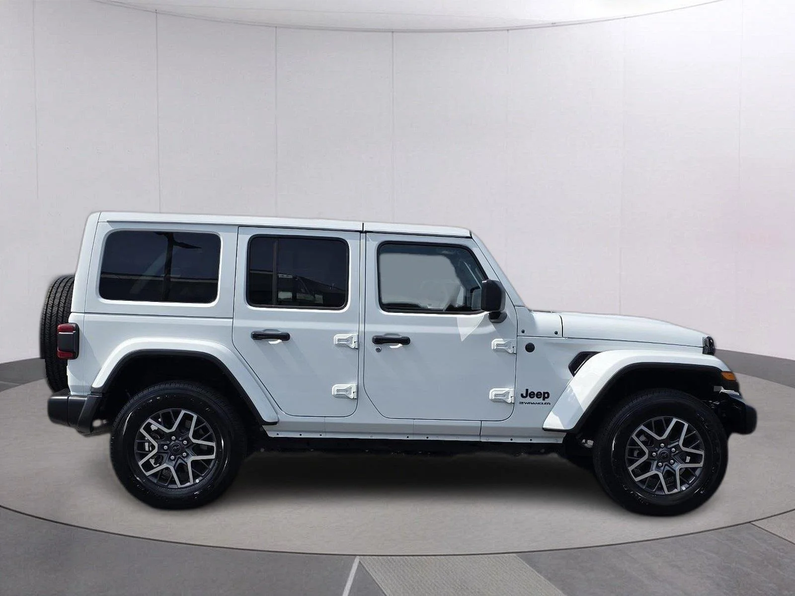 Used 2026 Bright White Clearcoat Jeep Sahara image 4
