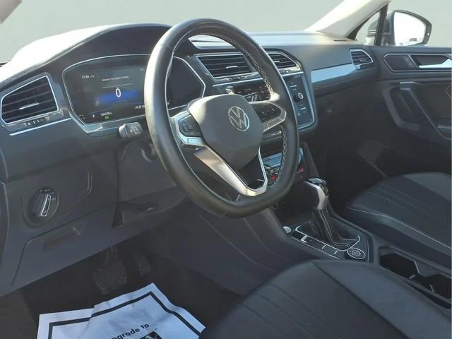 Used 2024  Volkswagen SE image 6