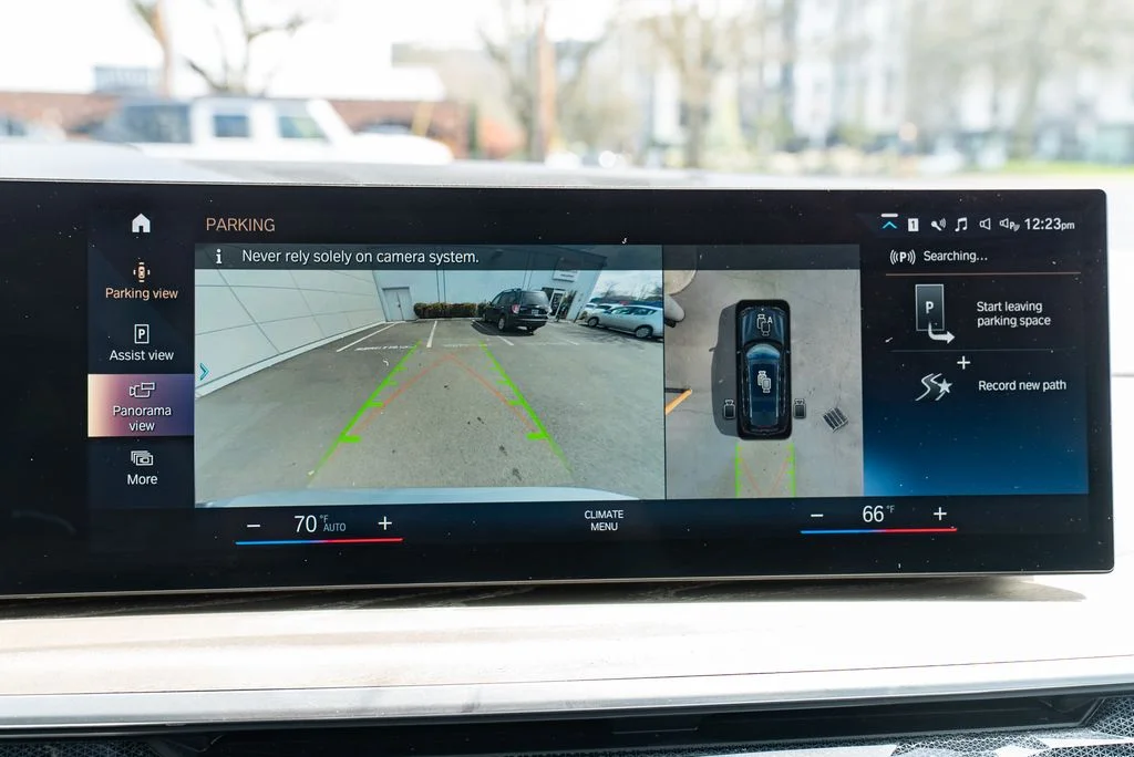 Used 2023 Gray BMW xDrive40i image 18
