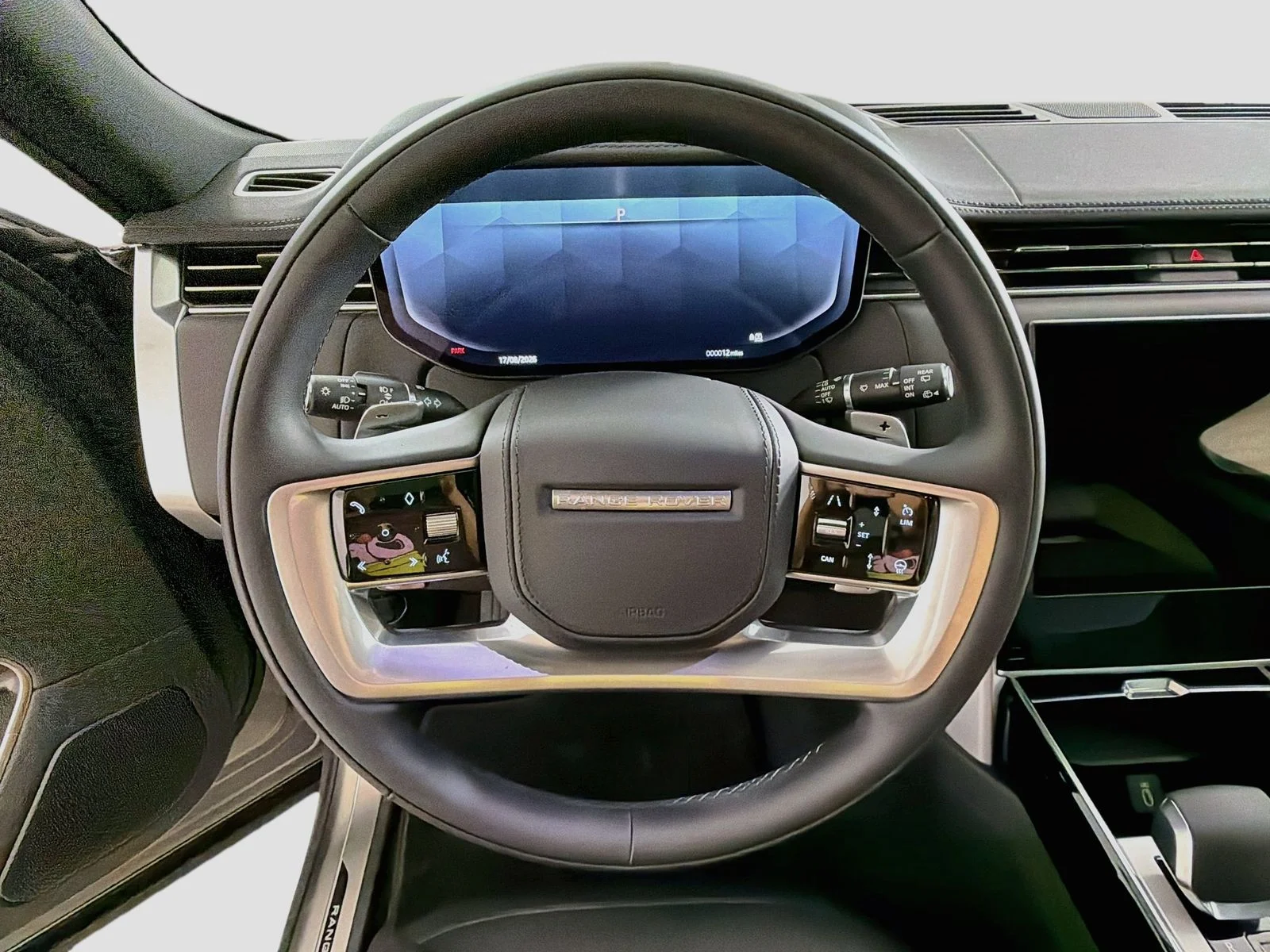 New 2026 Eiger Gray Meta Land Rover SE image 11