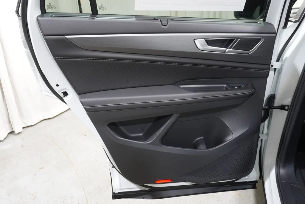 New 2026  Volkswagen SE w/Technology image 26