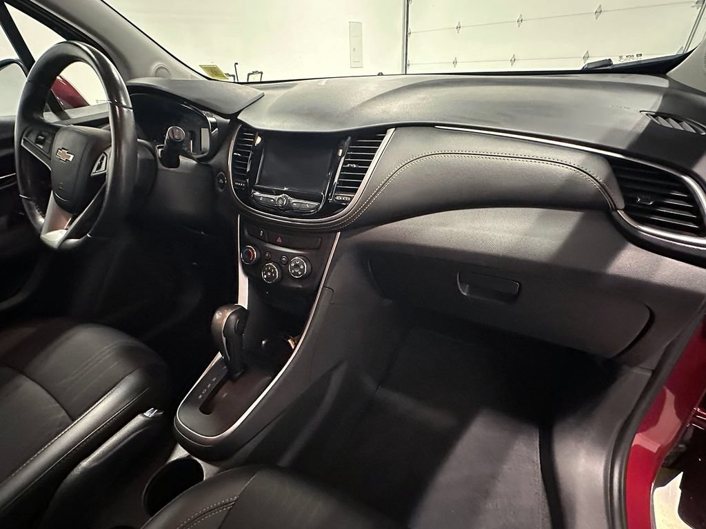 Used 2022 Crimson Metallic Chevrolet LT image 28