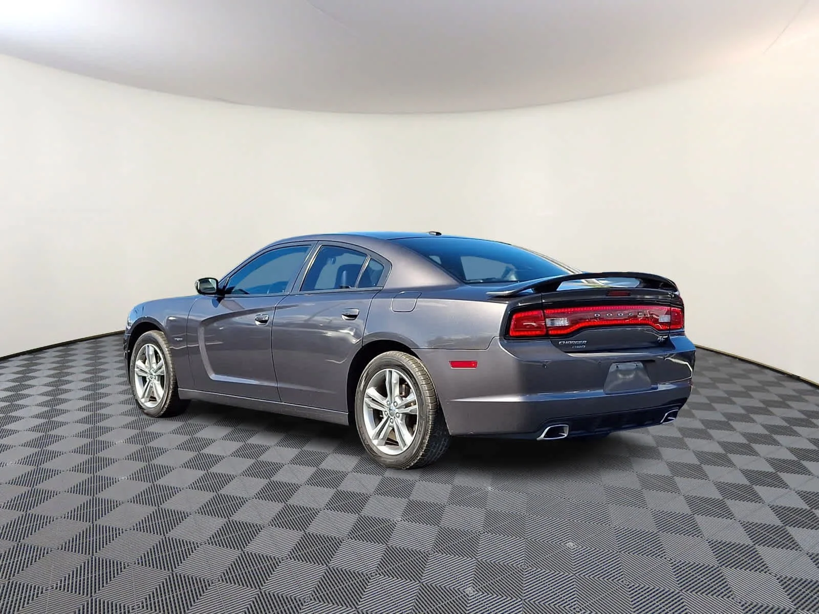 Used 2014 Granite Crystal Metallic Clearcoat Dodge RT Max image 7