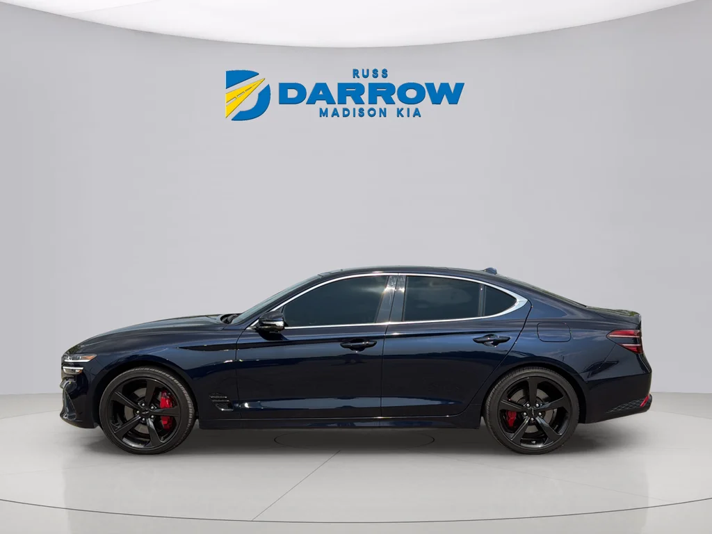 Used 2026 Capri Blue Genesis 3.3T Sport Prestige image 2