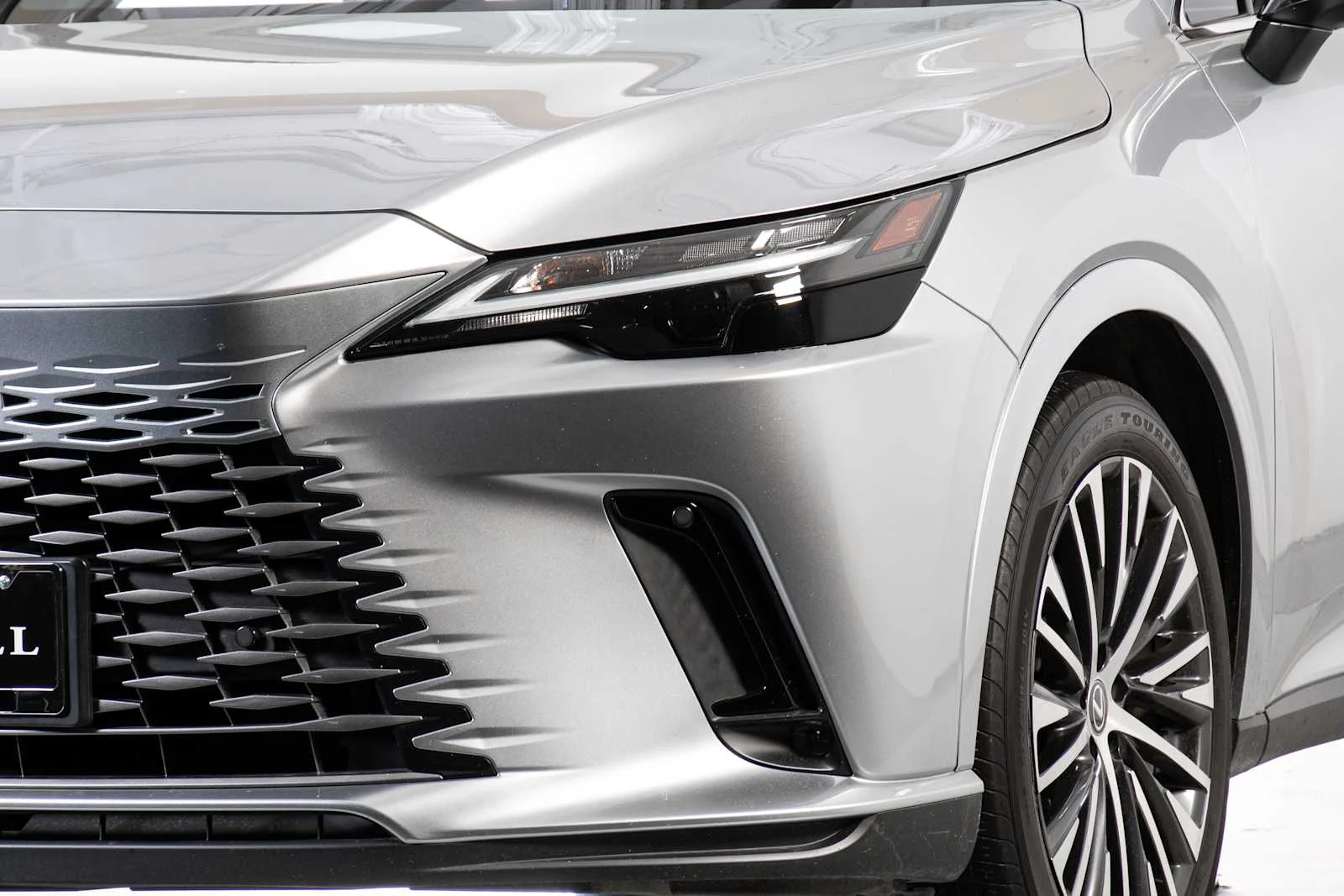 Certified Used 2023 IRIDIUM Lexus Premium Plus image 9
