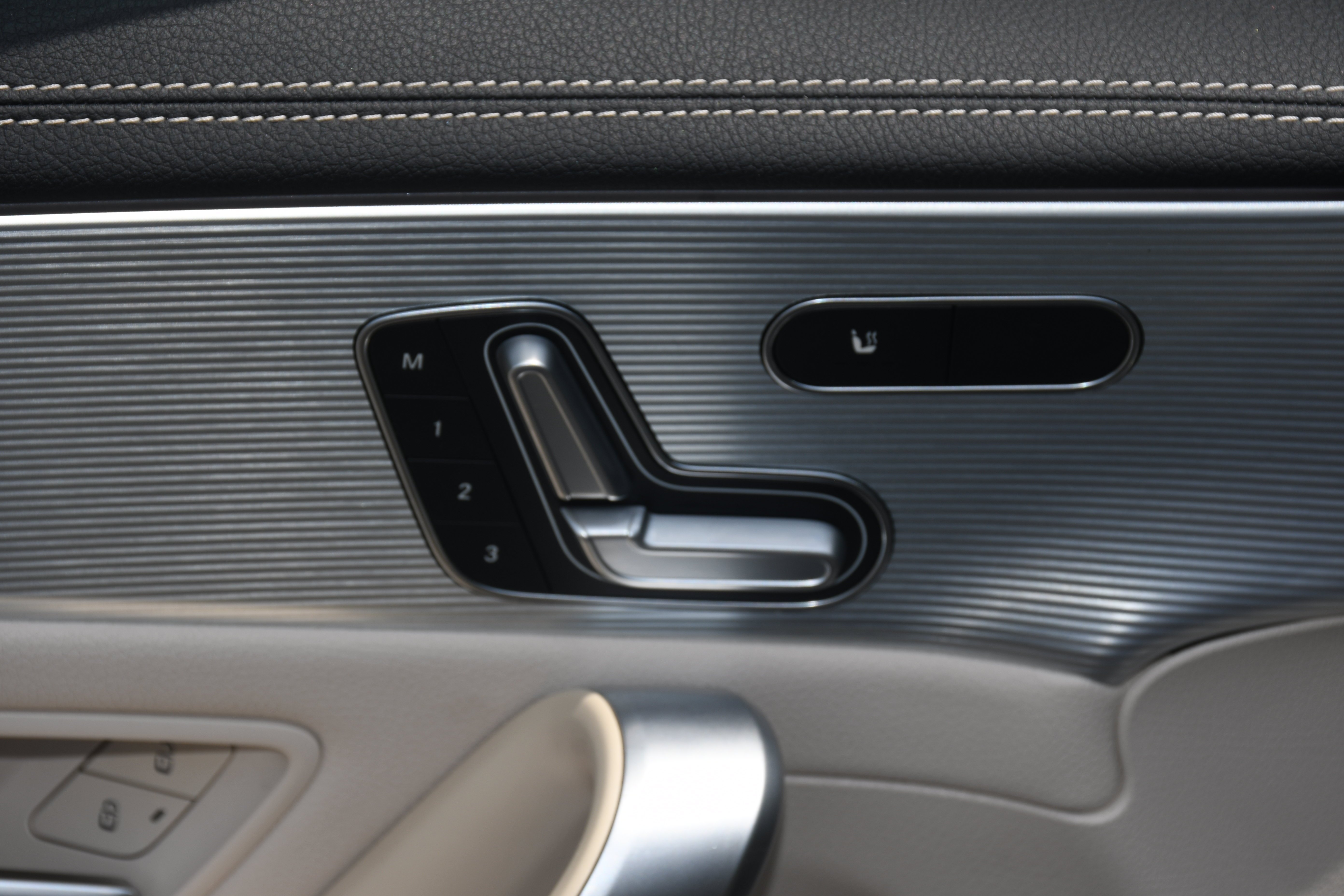 Used 2021 Silver Mercedes-Benz CLA 250 image 12