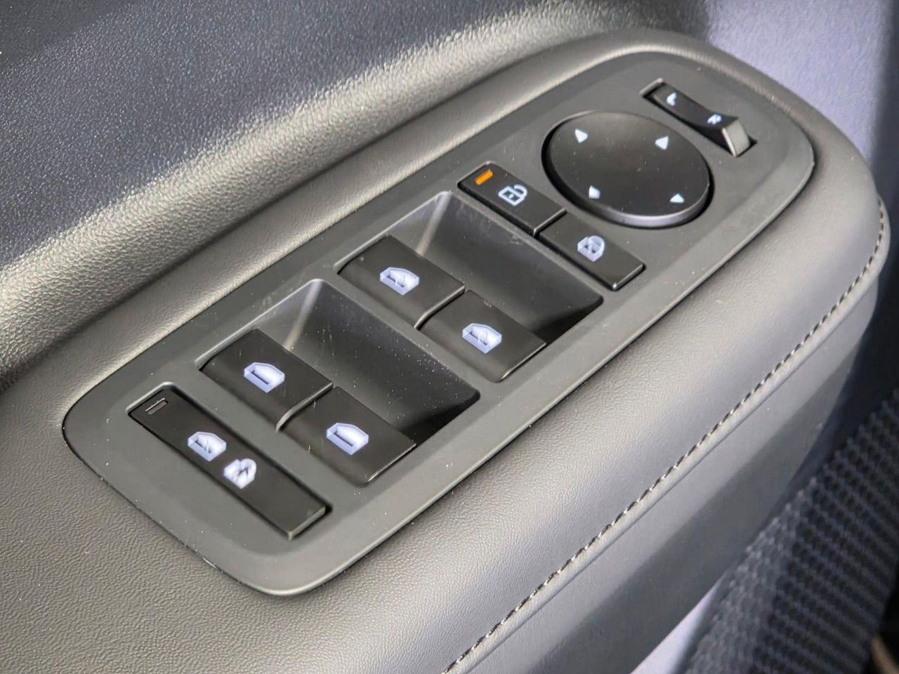 New 2026 Phantom Black Hyundai SEL FWD image 22