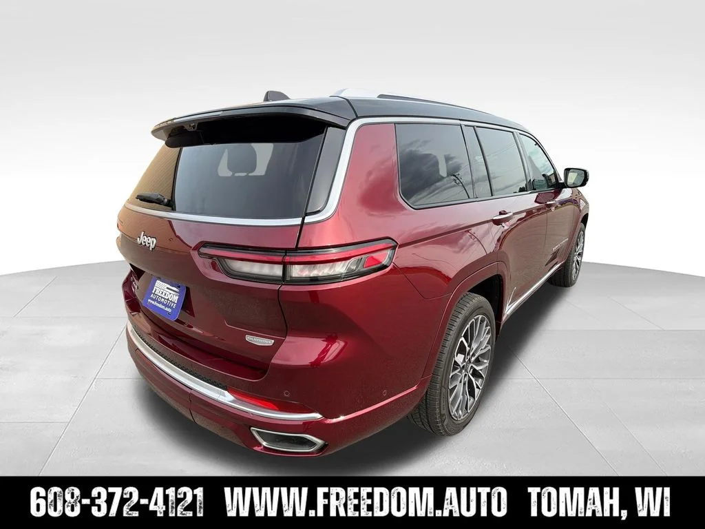 Used 2023 Velvet Red Pearlcoat Jeep Summit image 5