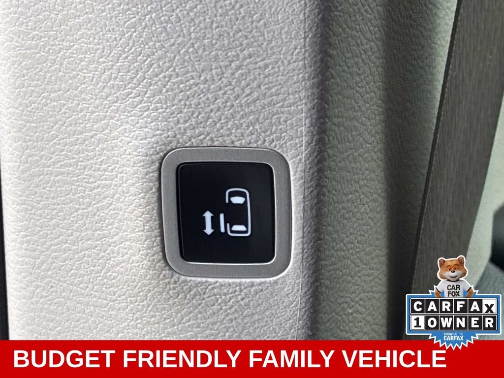 Used 2023 Silver Chrysler LX image 18