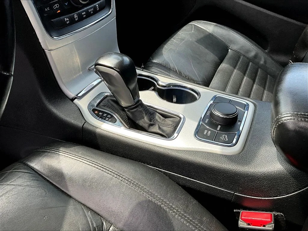 Used 2018 Crystal Metallic Jeep Limited image 21