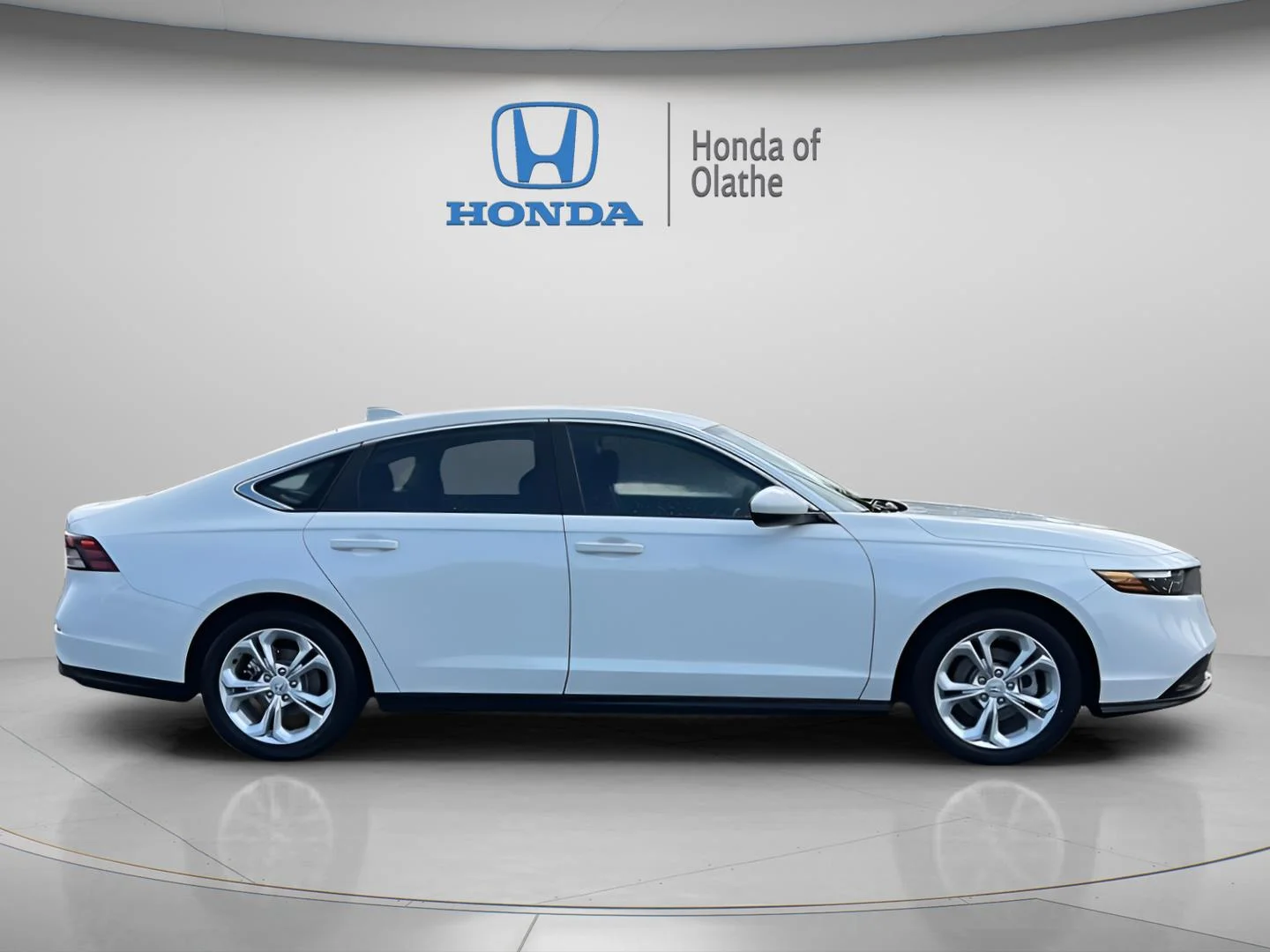 New 2026 Platinum White Pearl Honda LX image 13