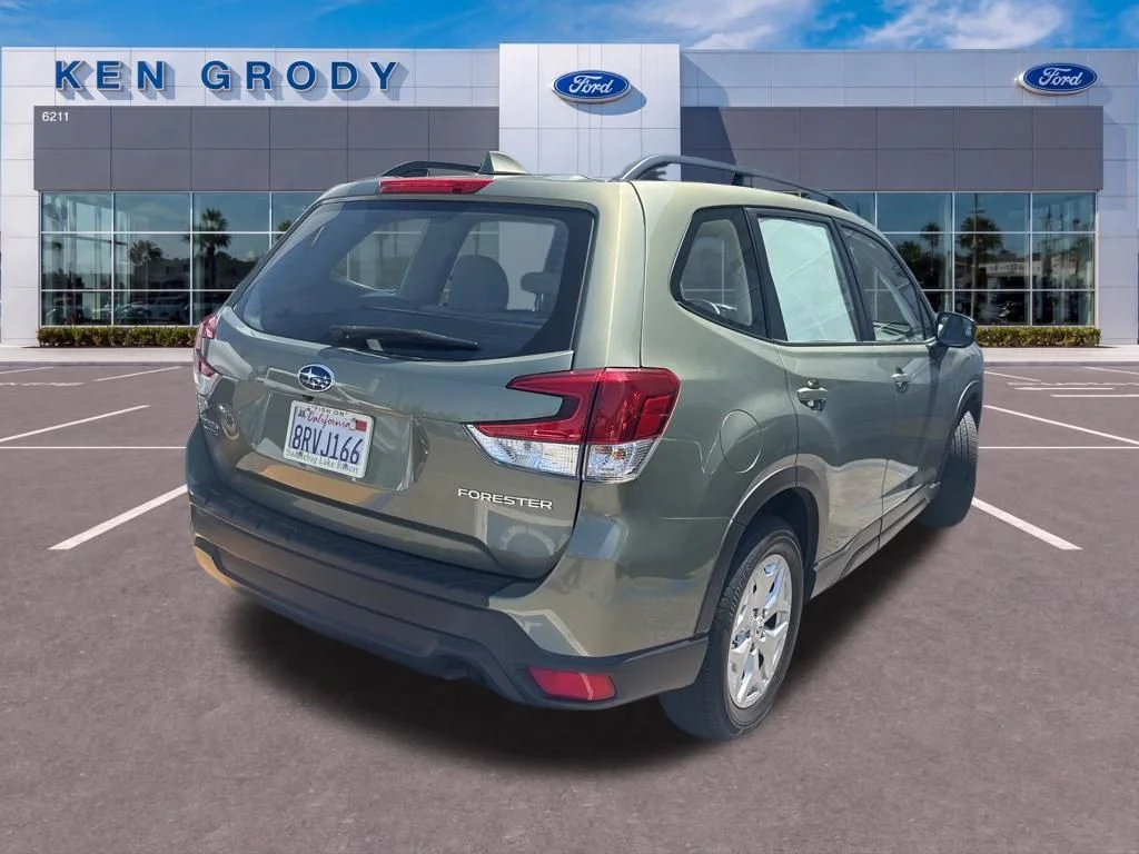 Used 2020 Green Subaru Base image 11