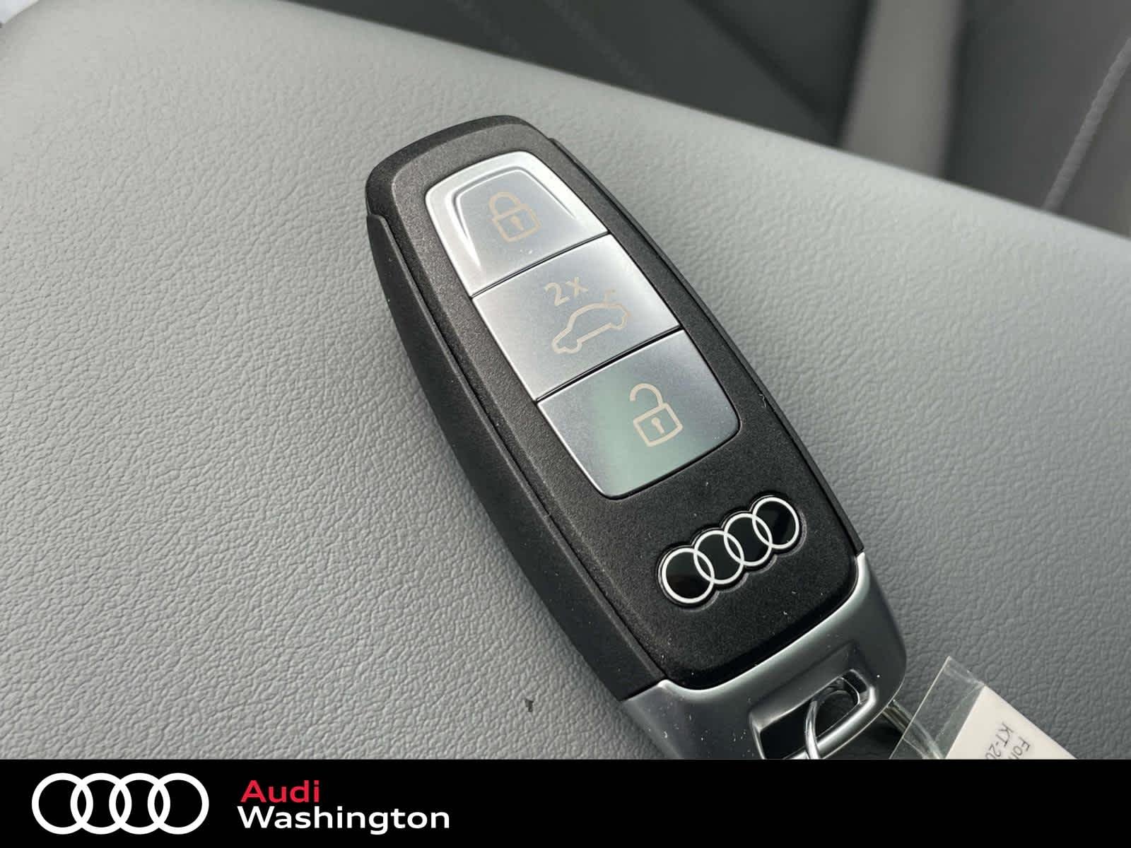 New 2026 2Y2Y/White Audi S line image 4