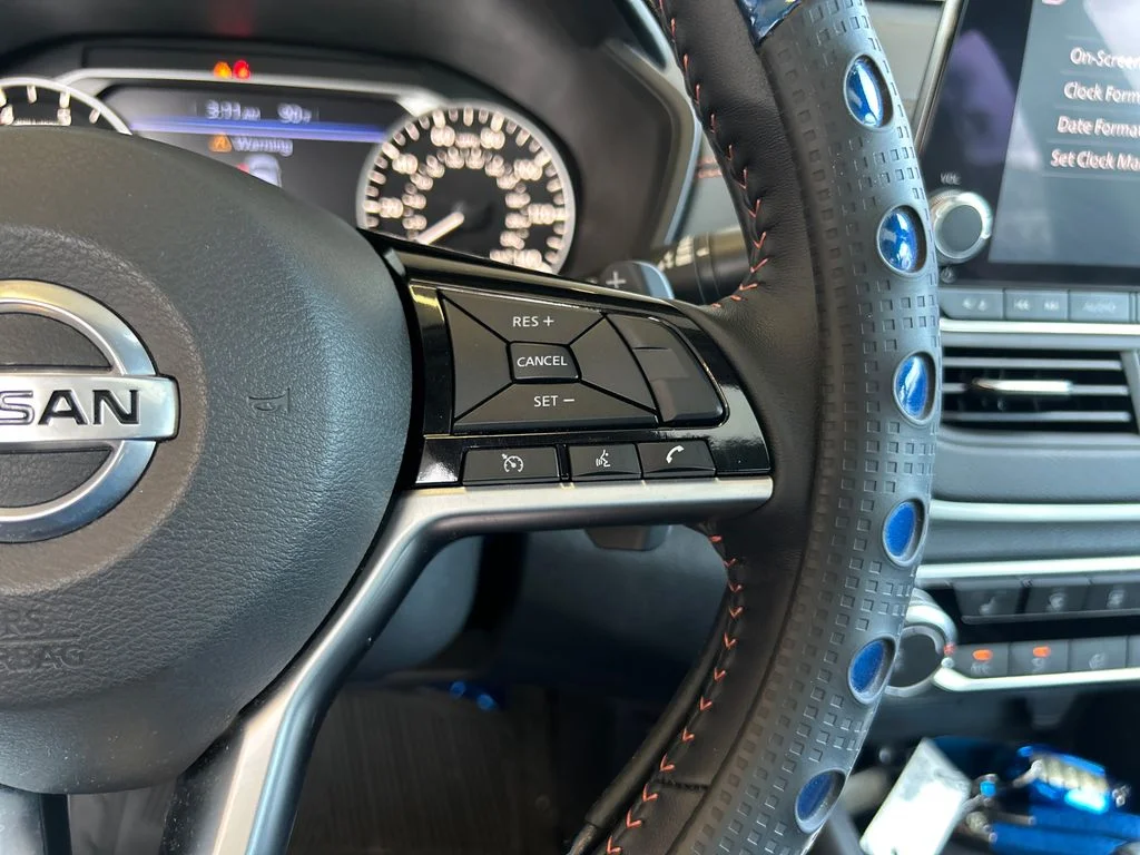 Used 2021 Blue Nissan 2.5 SR image 23